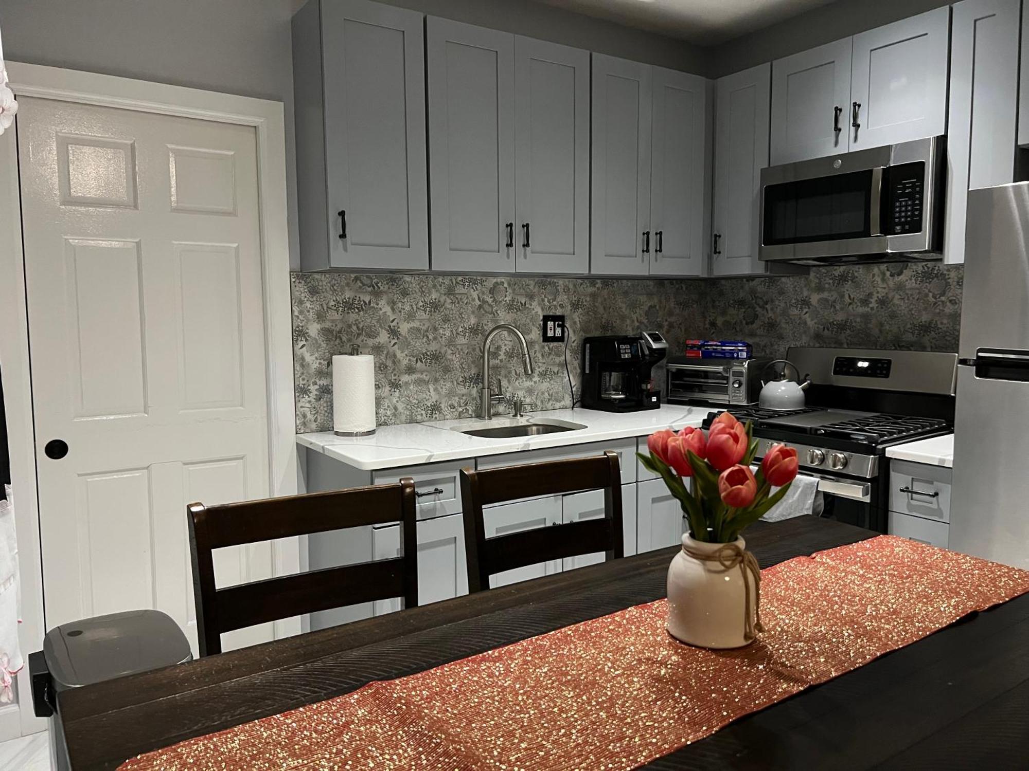 3 Bedrooms In 2Nd Floor Modern Brooklyn Home, Close To J Train New York Exterior photo